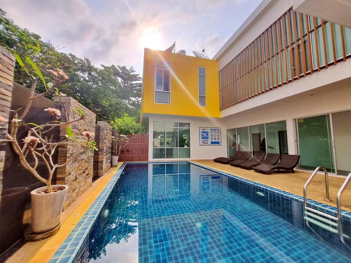 Mar24 Koh Tao Hotel